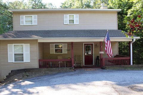 Babbin's Mountain House - Swimm 0
