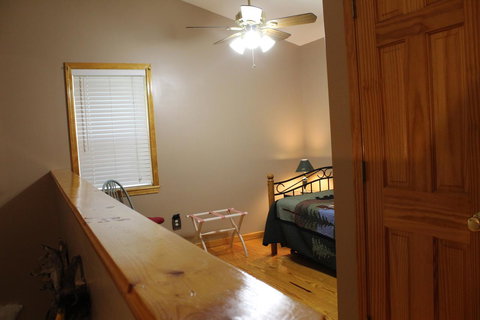 Babbin's Mountain House - Swimm 42