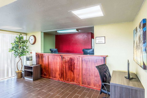 Econo Lodge Idaho Falls - Renee 4