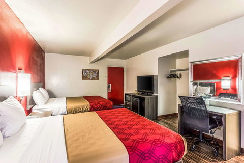 Econo Lodge Idaho Falls - Renee 11