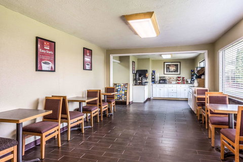 Econo Lodge Idaho Falls - Renee 14