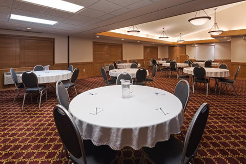 AmericInn By Wyndham Rexburg BYUI - Swimm 8