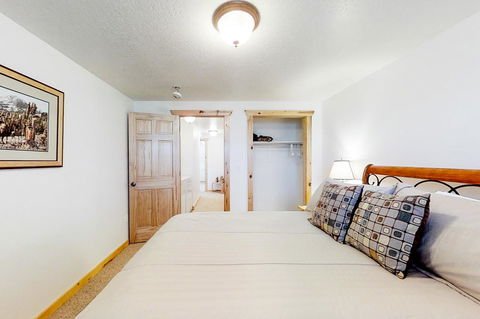 Country Bear Getaway - Internet Find 30