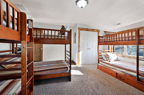 8 Bed 5 Bath Vacation Home In Fish Haven - Internet Find 37