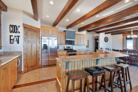 8 Bed 5 Bath Vacation Home In Fish Haven - Internet Find 2