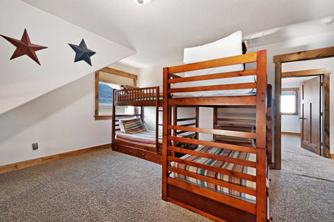 8 Bed 5 Bath Vacation Home In Fish Haven - Internet Find 36