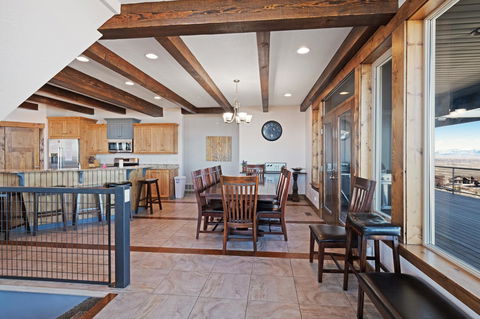 8 Bed 5 Bath Vacation Home In Fish Haven - Internet Find 11