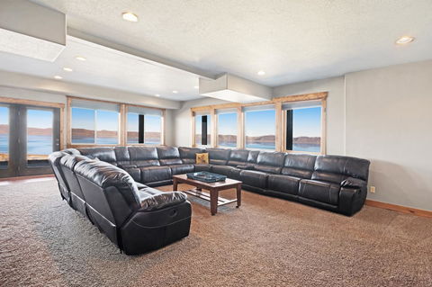 8 Bed 5 Bath Vacation Home In Fish Haven - Internet Find 19