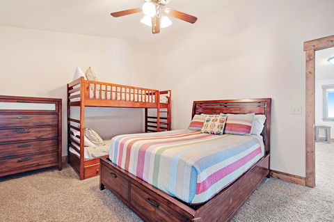 8 Bed 5 Bath Vacation Home In Fish Haven - Internet Find 40