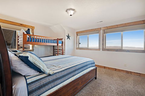 8 Bed 5 Bath Vacation Home In Fish Haven - Internet Find 33