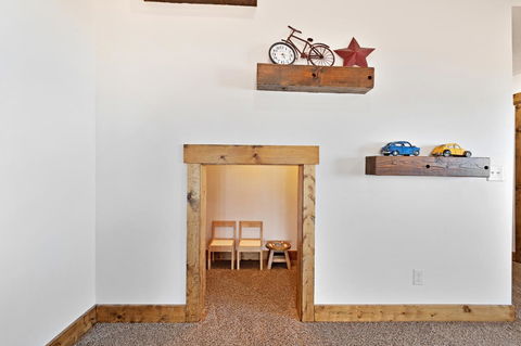 8 Bed 5 Bath Vacation Home In Fish Haven - Internet Find 30