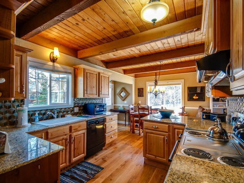 Paradise Cottage On The Lake - Swimm 14