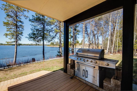 Paradise Cottage On The Lake - Swimm 42