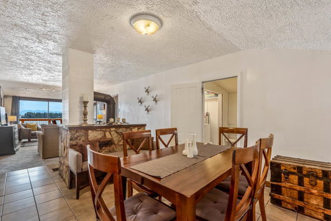 Highland Lakeview Getaway - Renee 9