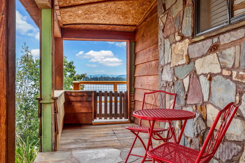 Highland Lakeview Getaway - Renee 17