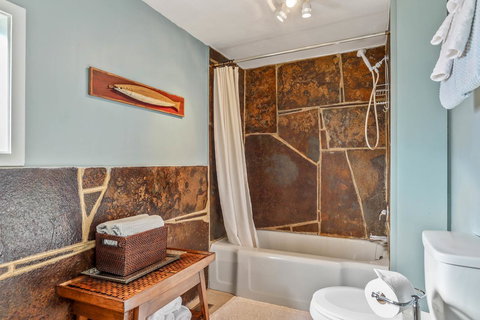 Highland Lakeview Getaway - Renee 14