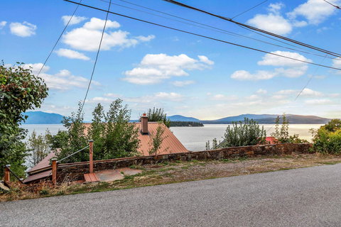 Highland Lakeview Getaway - Renee 24