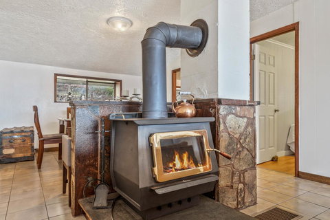 Highland Lakeview Getaway - Renee 6