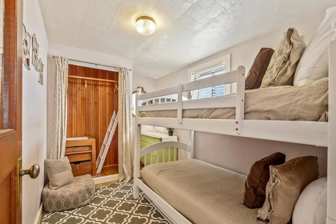 Highland Lakeview Getaway - Renee 15