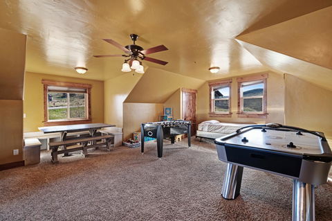 9 Bed 5 Bath Vacation Home In Fish Haven - Internet Find 4