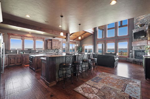 9 Bed 5 Bath Vacation Home In Fish Haven - Internet Find 1
