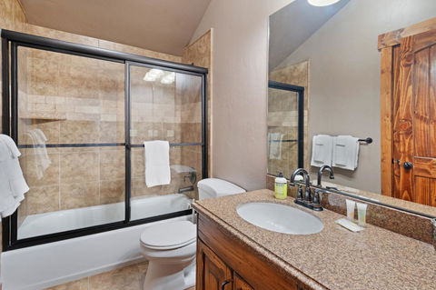 9 Bed 5 Bath Vacation Home In Fish Haven - Internet Find 12