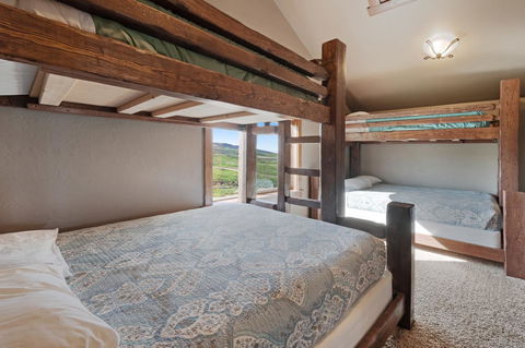 9 Bed 5 Bath Vacation Home In Fish Haven - Internet Find 20