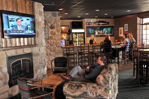 Stoney Creek Hotel & Conference Center - Moline - Renee 4