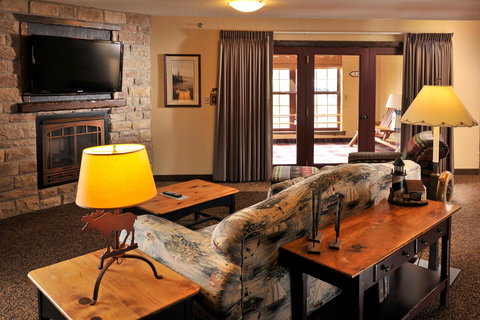 Stoney Creek Hotel & Conference Center - Moline - Renee 26