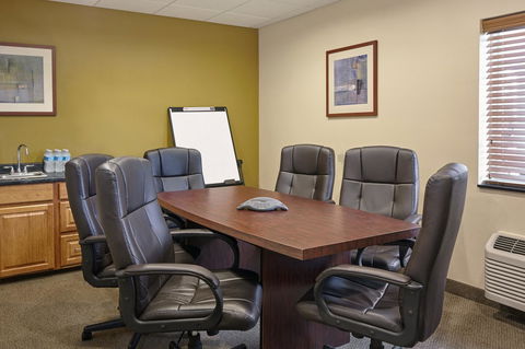 Candlewood Suites Aurora-Naperville - Internet Find 30