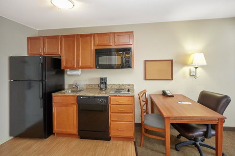 Candlewood Suites Aurora-Naperville - Internet Find 16
