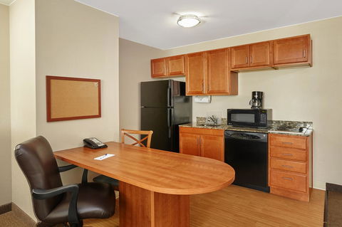 Candlewood Suites Aurora-Naperville - Internet Find 2