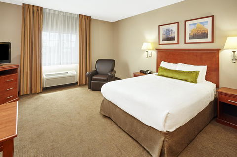 Candlewood Suites Aurora-Naperville - Internet Find 11