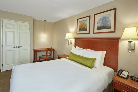 Candlewood Suites Aurora-Naperville - Internet Find 20