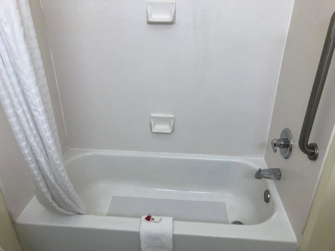 Baymont By Wyndham Fort Wayne - Renee 35