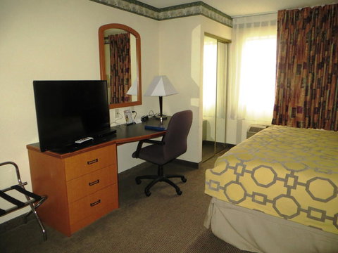 Baymont By Wyndham Fort Wayne - Renee 32