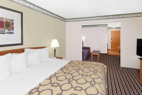 Baymont By Wyndham Fort Wayne - Renee 44