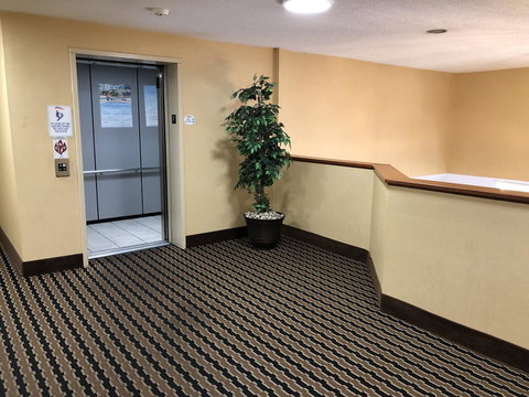 Baymont By Wyndham Fort Wayne - Renee 9