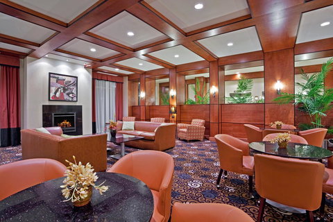 Holiday Inn Fort Wayne - IPFW & Coliseum - Renee 12