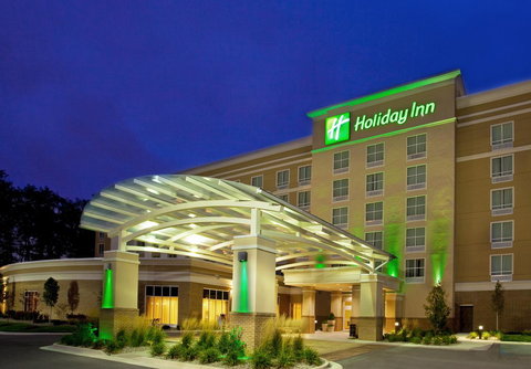 Holiday Inn Fort Wayne - IPFW & Coliseum - Renee 11