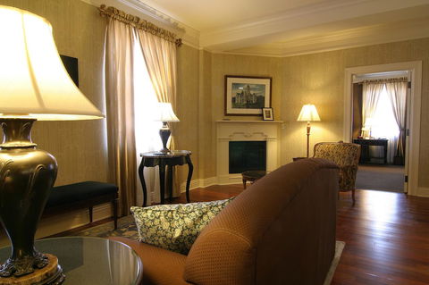 Charley Creek Inn - Internet Find 18