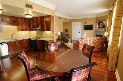 Charley Creek Inn - Internet Find 16
