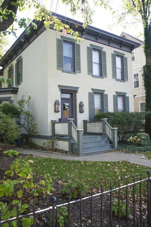 Historic Sion Bass Guest House - Renee 19