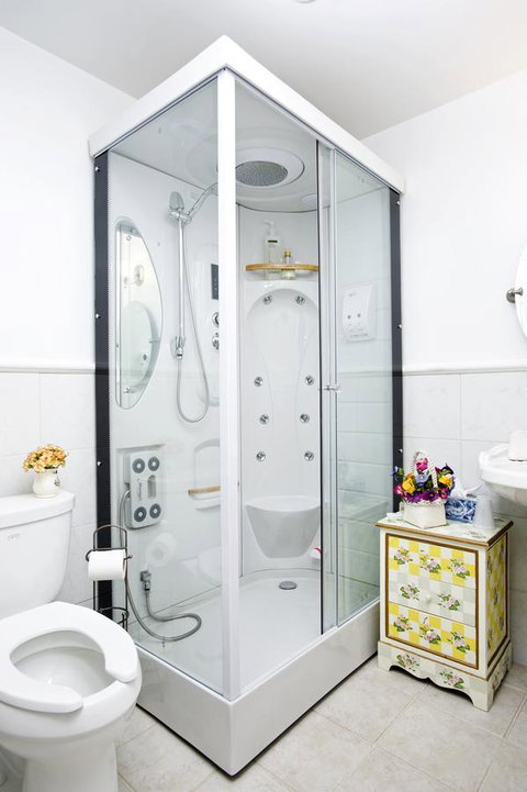 Historic Sion Bass Guest House - Renee 32