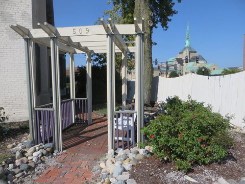 Historic Sion Bass Guest House - Renee 4