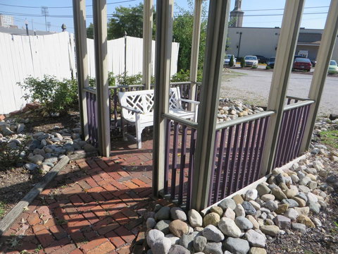 Historic Sion Bass Guest House - Renee 2