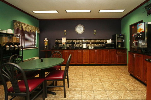 New Victorian Inn - Sioux City - Renee 21