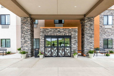 Sleep Inn & Suites West Des Moines Near Jordan Creek - Internet Find 3