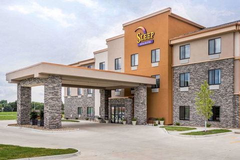 Sleep Inn & Suites West Des Moines Near Jordan Creek - Internet Find 0