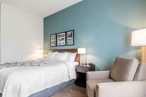 Sleep Inn & Suites West Des Moines Near Jordan Creek - Internet Find 13